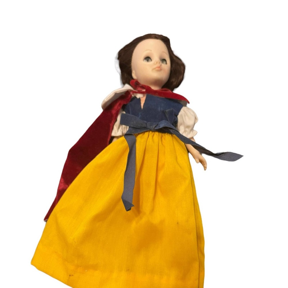 VTG Effanbee Snow White doll